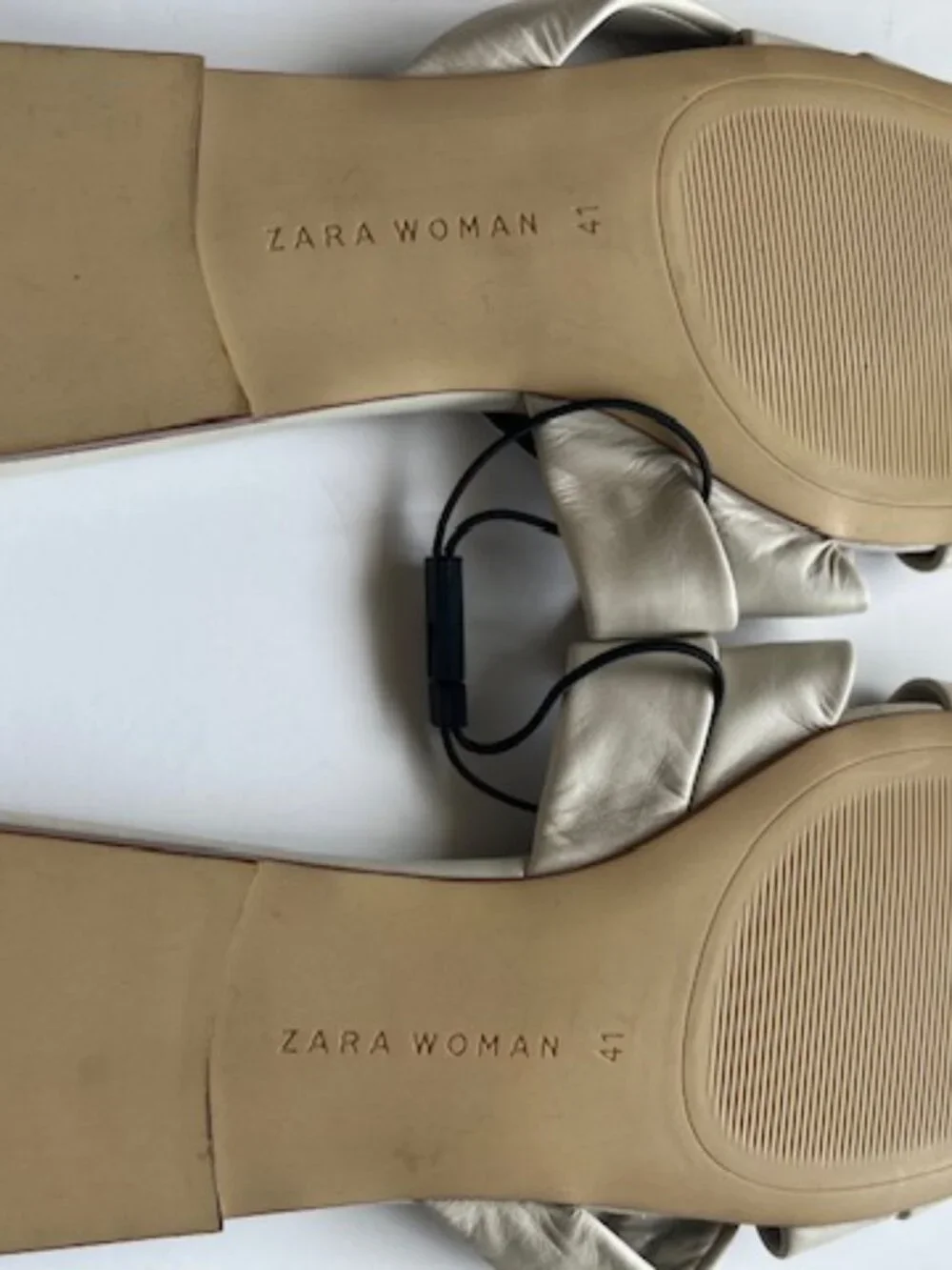 Zara bone color leather flat sandal. - Picture 3 of 5